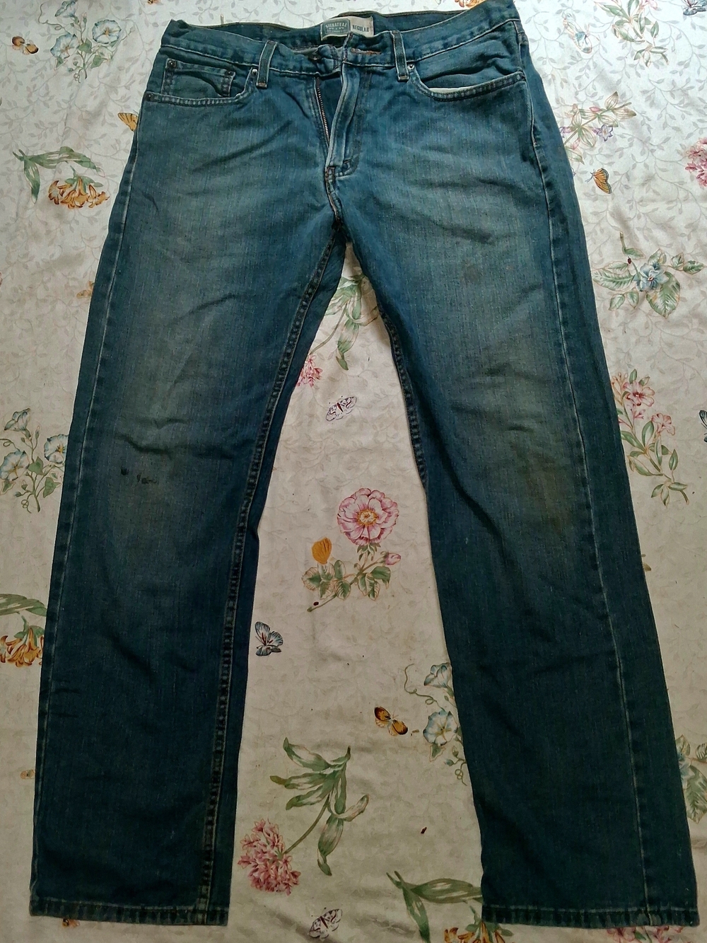 Signature by Levi Strauss Men's Straight Jeans in Faded Blue